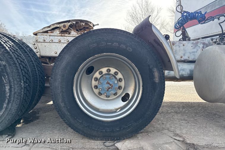 image for item EP2848 1980 Peterbilt 359 semi truck