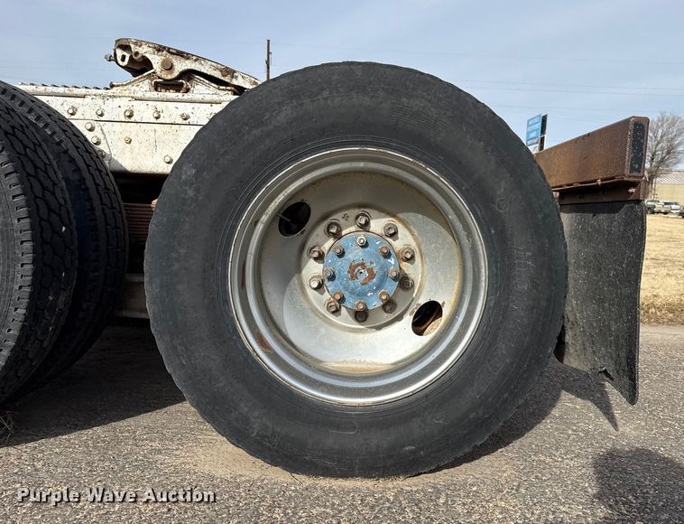 image for item EP2848 1980 Peterbilt 359 semi truck