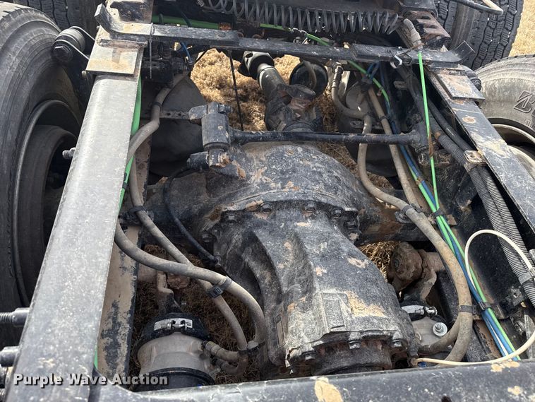 image for item EP2849 2015 Freightliner Cascadia semi truck