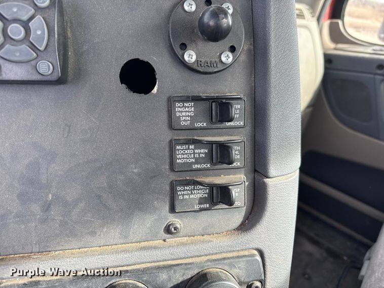 image for item EP2849 2015 Freightliner Cascadia semi truck