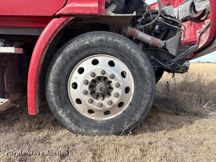 image for item EP2849 2015 Freightliner Cascadia semi truck