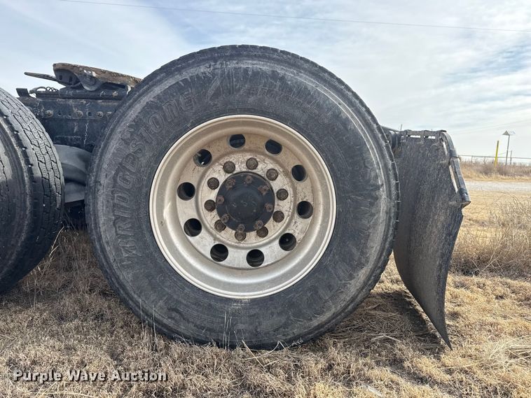 image for item EP2849 2015 Freightliner Cascadia semi truck