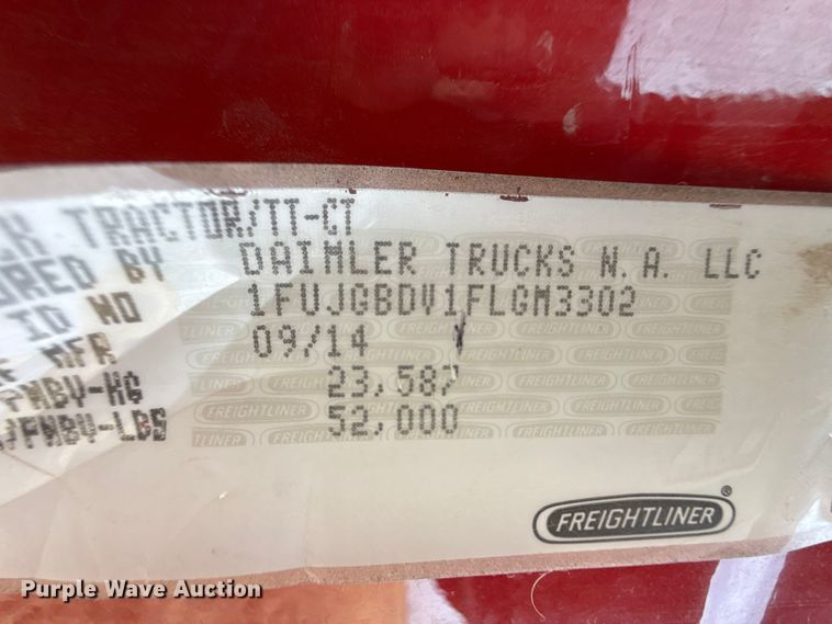 image for item EP2849 2015 Freightliner Cascadia semi truck