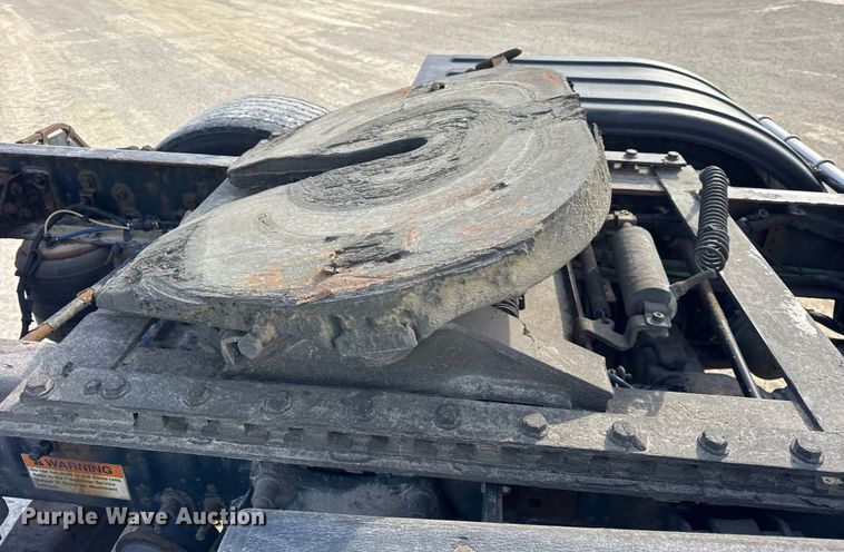 image for item ER0391 2015 Freightliner Cascadia semi truck