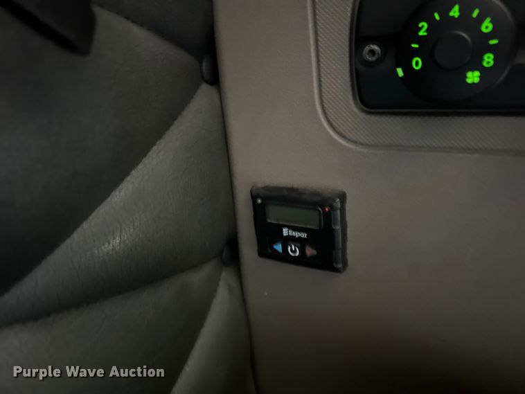 image for item ER0391 2015 Freightliner Cascadia semi truck