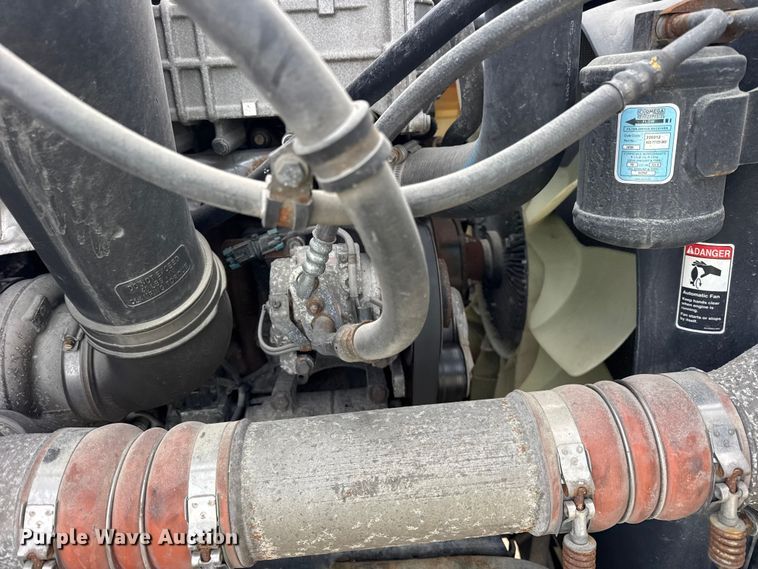 image for item ER0391 2015 Freightliner Cascadia semi truck