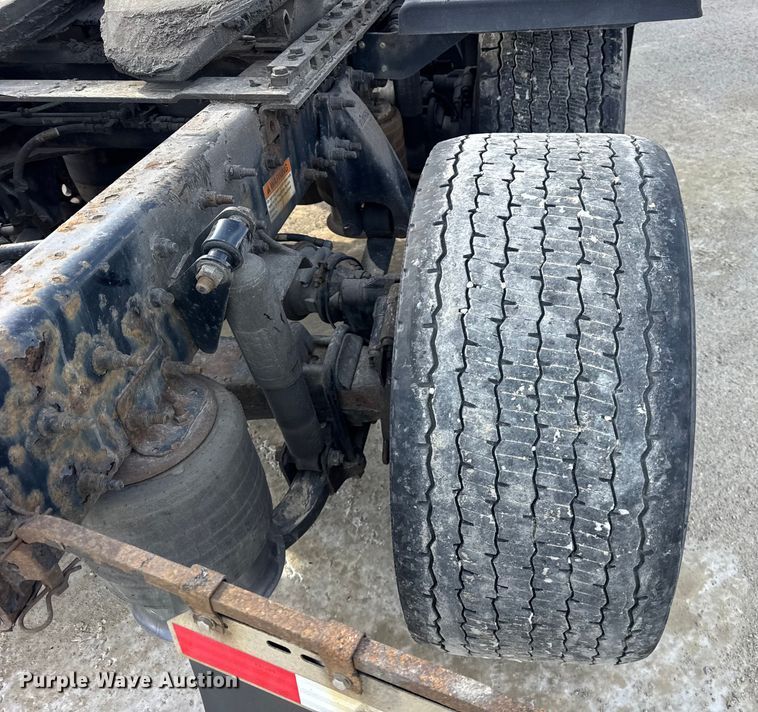 image for item ER0391 2015 Freightliner Cascadia semi truck