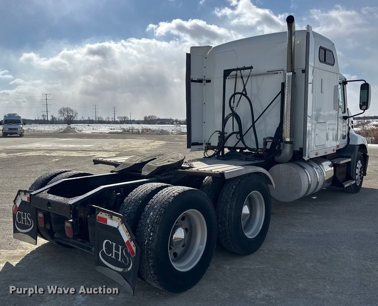 image for item ER0392 2015 Mack CXU613 semi truck