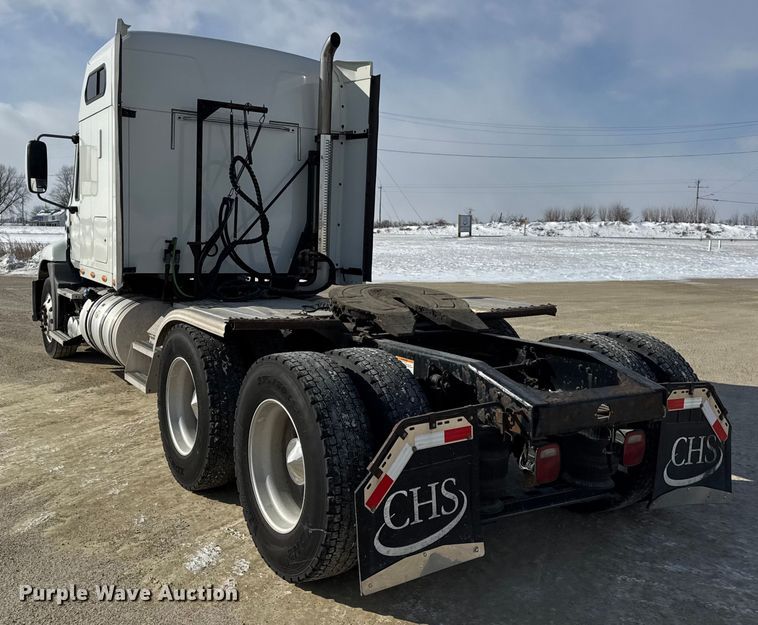 image for item ER0392 2015 Mack CXU613 semi truck