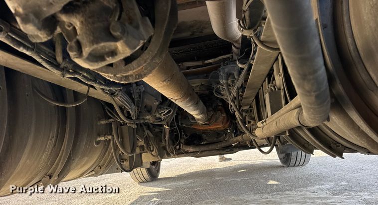 image for item ER0392 2015 Mack CXU613 semi truck