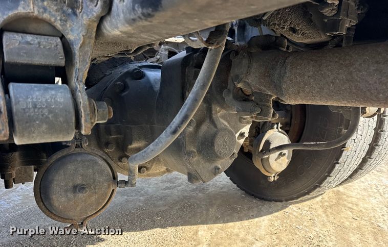 image for item ER0392 2015 Mack CXU613 semi truck