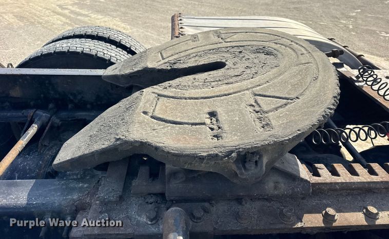 image for item ER0392 2015 Mack CXU613 semi truck