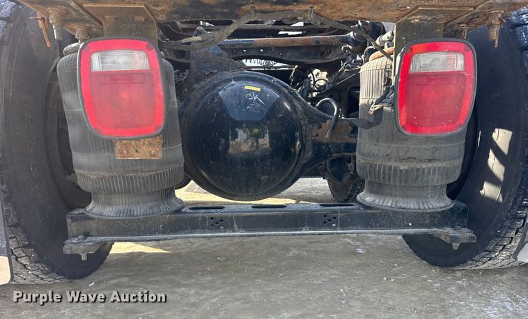 image for item ER0392 2015 Mack CXU613 semi truck