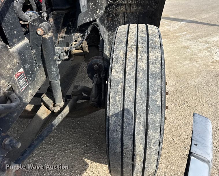 image for item ER0392 2015 Mack CXU613 semi truck