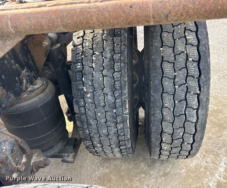 image for item ER0392 2015 Mack CXU613 semi truck