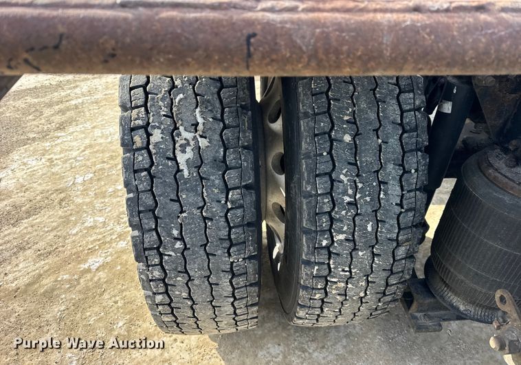 image for item ER0392 2015 Mack CXU613 semi truck