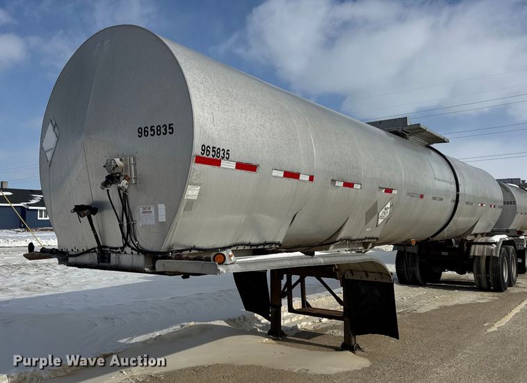 image for item ER0393 1996 Polar asphalt trailer