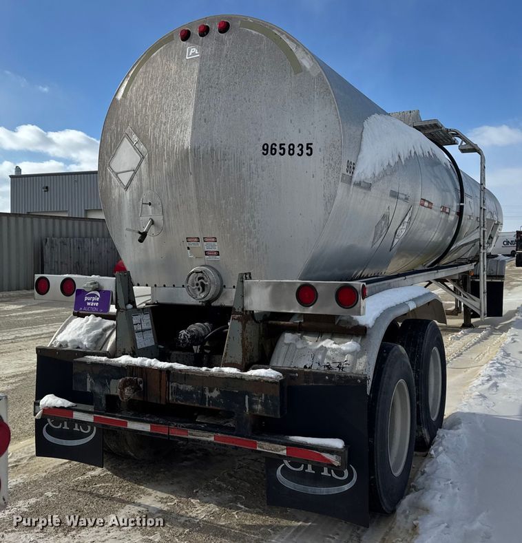 image for item ER0393 1996 Polar asphalt trailer