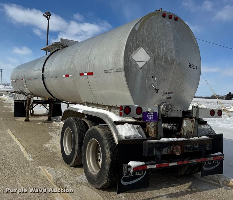 image for item ER0393 1996 Polar asphalt trailer