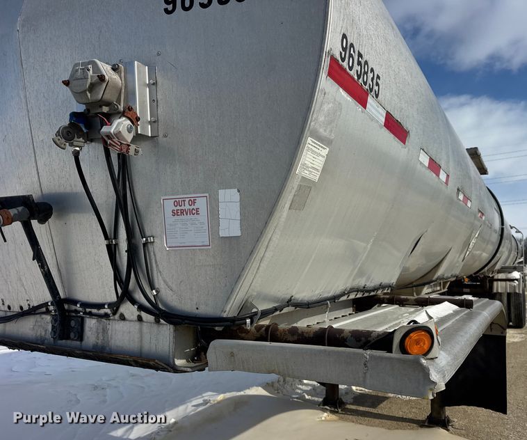 image for item ER0393 1996 Polar asphalt trailer