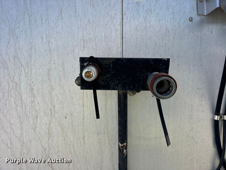 image for item ER0393 1996 Polar asphalt trailer