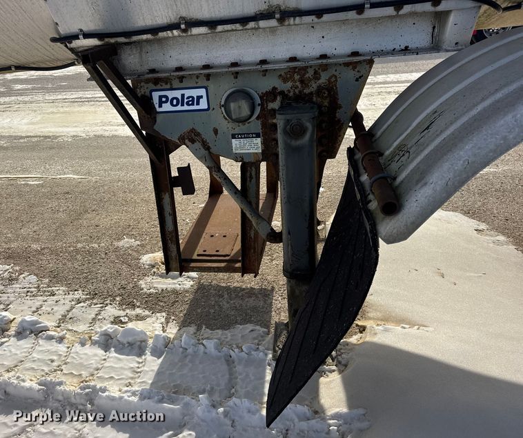 image for item ER0393 1996 Polar asphalt trailer