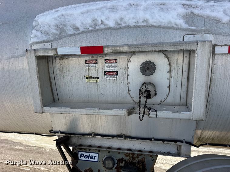 image for item ER0393 1996 Polar asphalt trailer