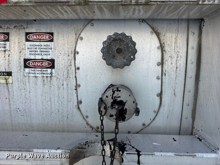 image for item ER0393 1996 Polar asphalt trailer