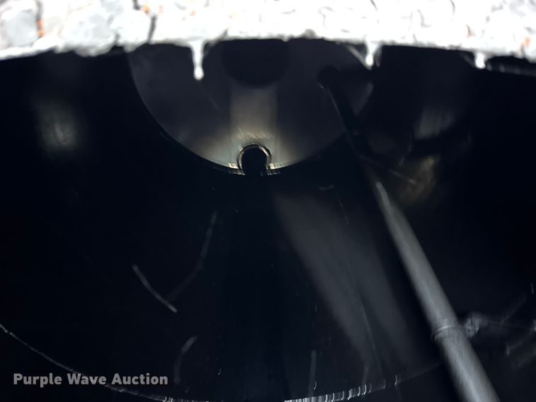 image for item ER0393 1996 Polar asphalt trailer