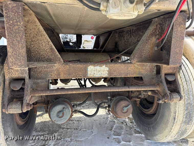 image for item ER0393 1996 Polar asphalt trailer