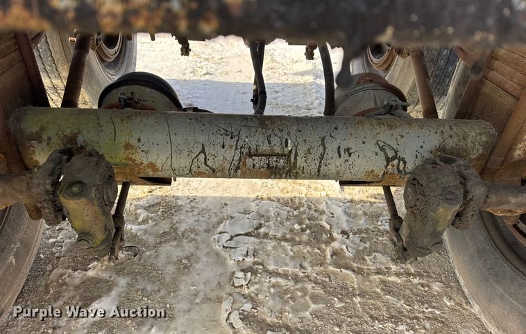 image for item ER0393 1996 Polar asphalt trailer