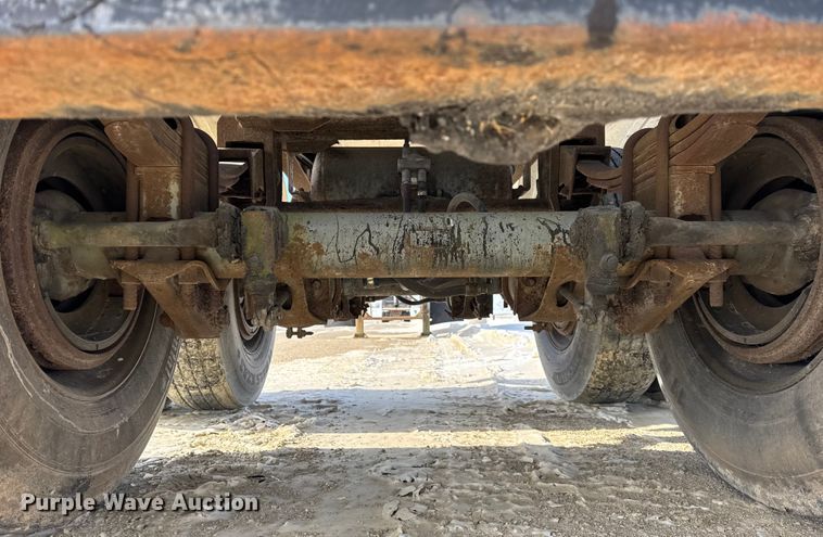 image for item ER0393 1996 Polar asphalt trailer