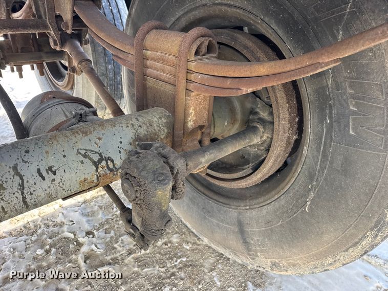 image for item ER0393 1996 Polar asphalt trailer