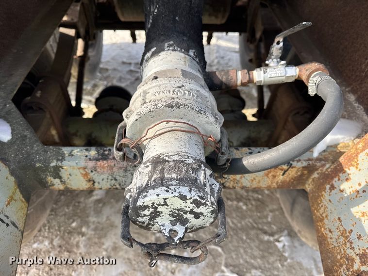 image for item ER0393 1996 Polar asphalt trailer