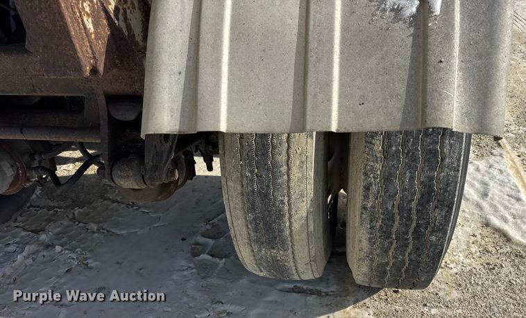 image for item ER0393 1996 Polar asphalt trailer