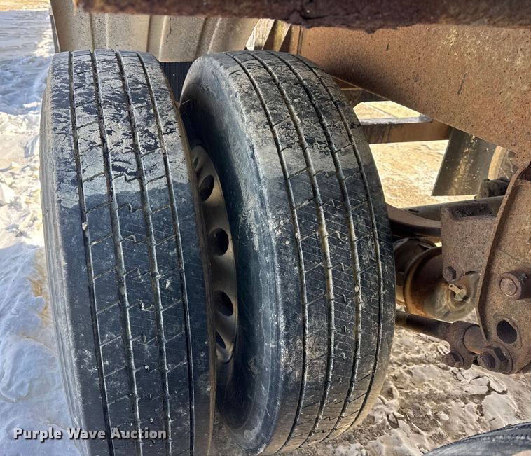 image for item ER0393 1996 Polar asphalt trailer