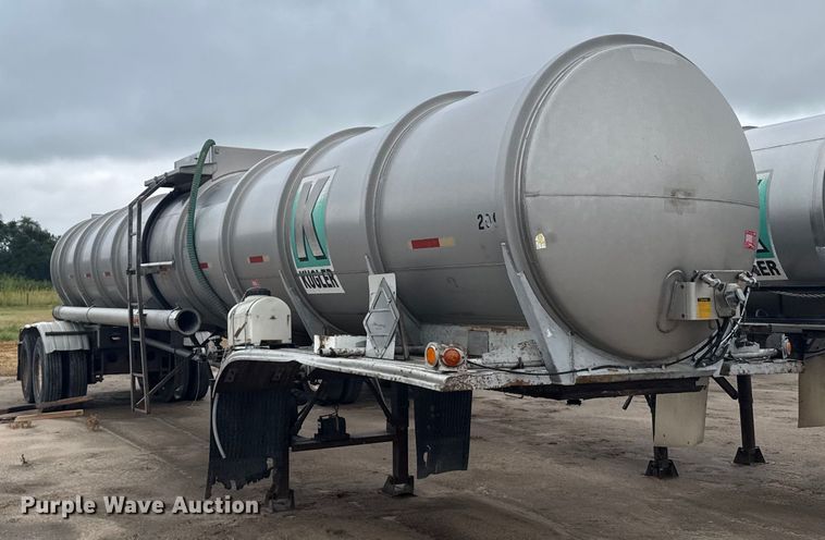 image for item ER2303 1979 Fruehauf tank trailer