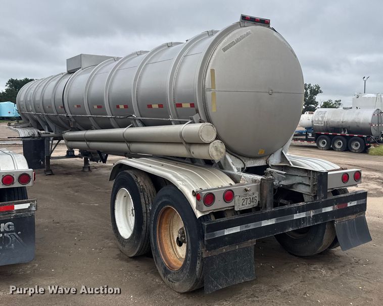 image for item ER2303 1979 Fruehauf tank trailer