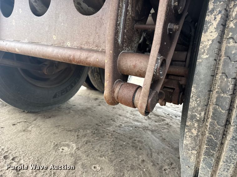 image for item ER2303 1979 Fruehauf tank trailer