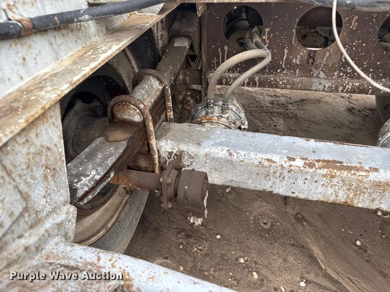 image for item ER2303 1979 Fruehauf tank trailer