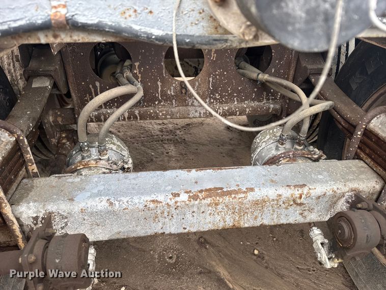 image for item ER2303 1979 Fruehauf tank trailer