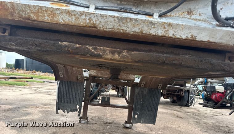 image for item ER2303 1979 Fruehauf tank trailer