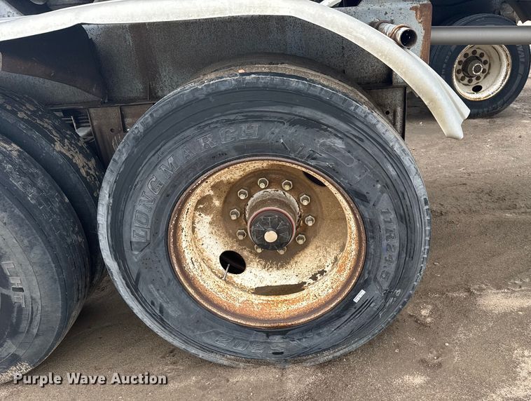 image for item ER2303 1979 Fruehauf tank trailer