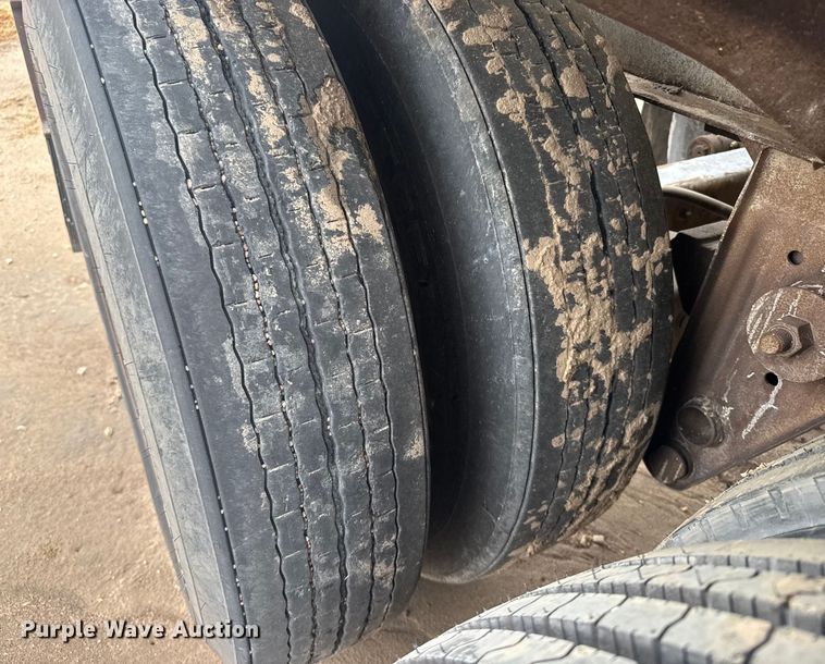 image for item ER2303 1979 Fruehauf tank trailer