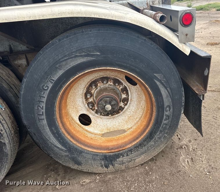 image for item ER2303 1979 Fruehauf tank trailer