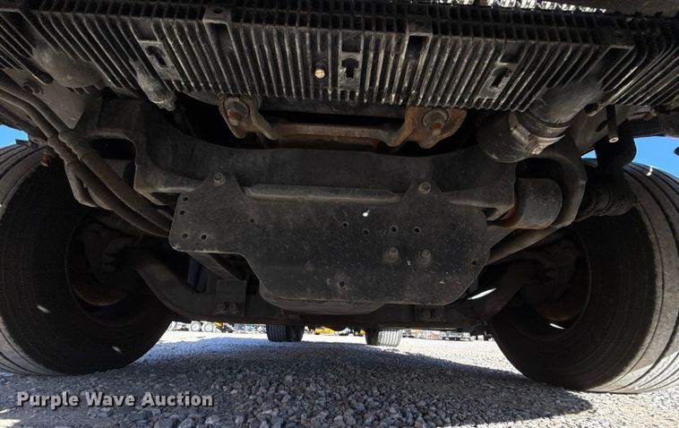 image for item ES5704 2021 Freightliner Cascadia 126 semi truck