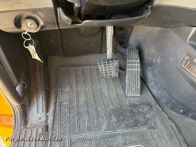 image for item ES5704 2021 Freightliner Cascadia 126 semi truck