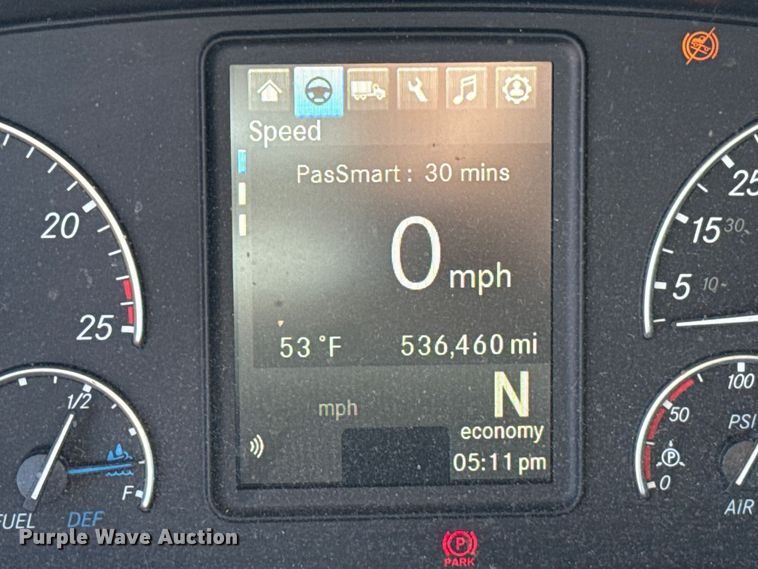 image for item ES5704 2021 Freightliner Cascadia 126 semi truck