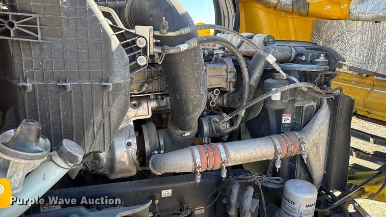 image for item ES5704 2021 Freightliner Cascadia 126 semi truck