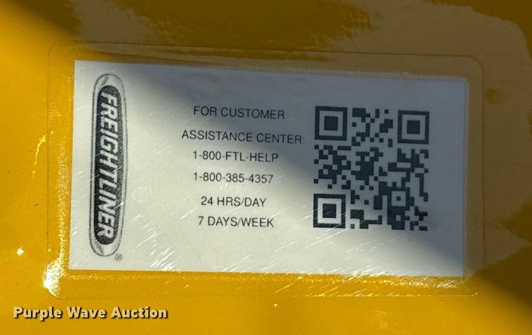 image for item ES5704 2021 Freightliner Cascadia 126 semi truck